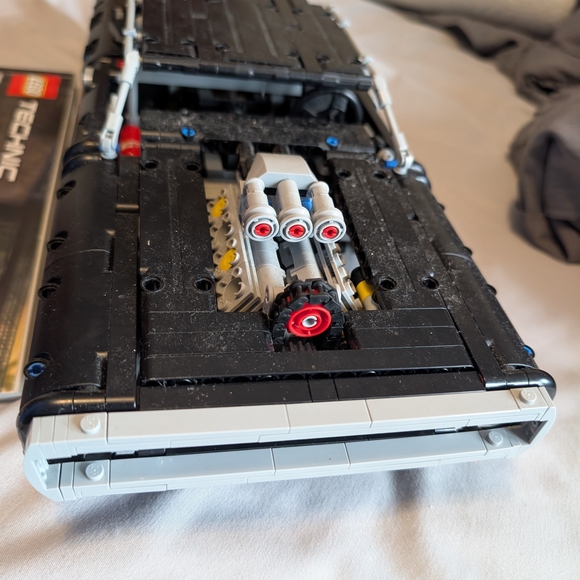 42111 LEGO Technic Dom's Dodge Charger Complete No Box - Picture 3 of 3